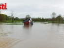Il camion intrappolato nell'acqua