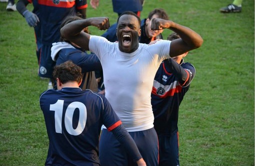 Il “Gigante buono” Kevin Kankam lascia la Pro Villafranca: due stagioni e 27 gol con i Villans