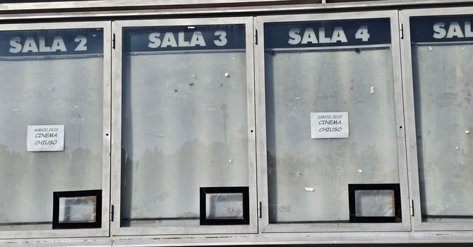 Cinelandia, il nubifragio allaga le sale: cinema chiuso dopo il maltempo