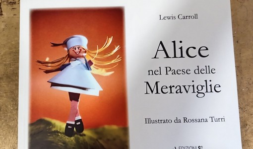 L'arte di Rossana Turri dà nuova vita ad Alice nel paese delle meraviglie L'arte di Rossana Turri dà nuova vita ad Alice nel paese delle meraviglie