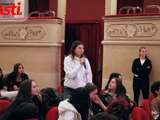 Qualche immagine della mattinata a teatro Qualche immagine della mattinata a teatro