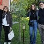 Mimmo Lucano ad Asti con la famiglia di Adele e l'albero a lei dedicato Mimmo Lucano ad Asti con la famiglia di Adele e l'albero a lei dedicato