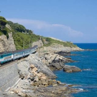 Da oggi 18 treni in più dal Piemonte per andare mare: le novità e tutti i dettagli