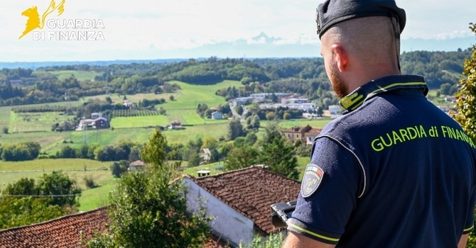 Asti, accertati ulteriori casi di truffa perpetrati da un private banker: eseguito decreto di sequestro per oltre 3,5 milioni di euro