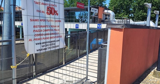 Passerella del Movicentro chiusa e nessun cantiere all'orizzonte: l'opposizione interroga la giunta
