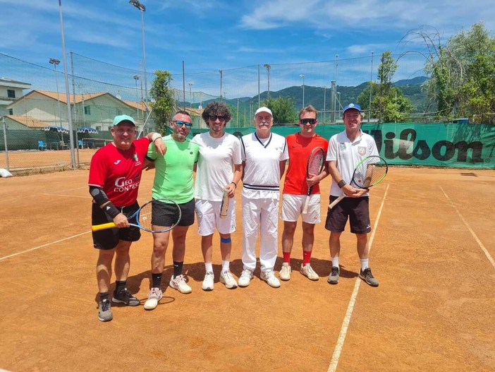 Tennis, Luca Simonetti trionfa al Campionato Nazionale Panathlon: titolo Open a Marina di Carrara Tennis, Luca Simonetti trionfa al Campionato Nazionale Panathlon: titolo Open a Marina di Carrara