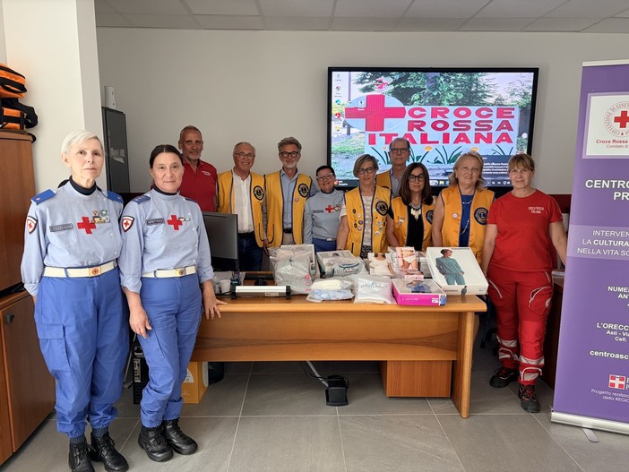 Violenza sulle donne: il Lions Asti Host dona i Kit della Dignità al Centro Antiviolenza provinciale Violenza sulle donne: il Lions Asti Host dona i Kit della Dignità al Centro Antiviolenza provinciale
