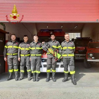 Una barella per salvare vite: il dono di Tra.Sped. ai Vigili del Fuoco di Canelli