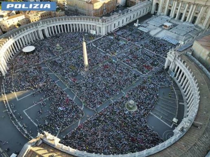 Polizia Moderna dedica uno speciale al Giubileo e al lavoro della Polizia di Stato Polizia Moderna dedica uno speciale al Giubileo e al lavoro della Polizia di Stato