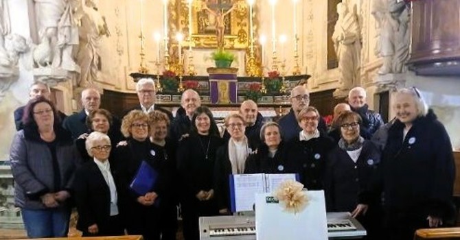 Trentacinque anni di canto condiviso: il coro di Montechiaro d’Asti festeggia con un mini tour tra comunità e fede