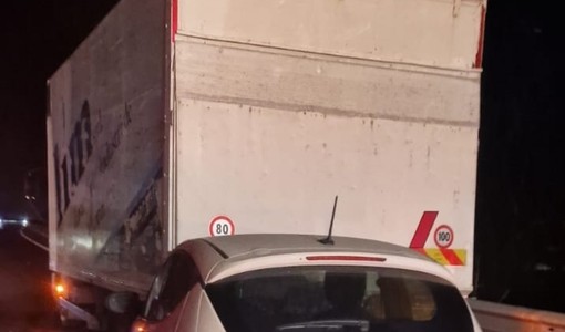 Tangenziale in tilt: incidente e lunghe code verso Asti