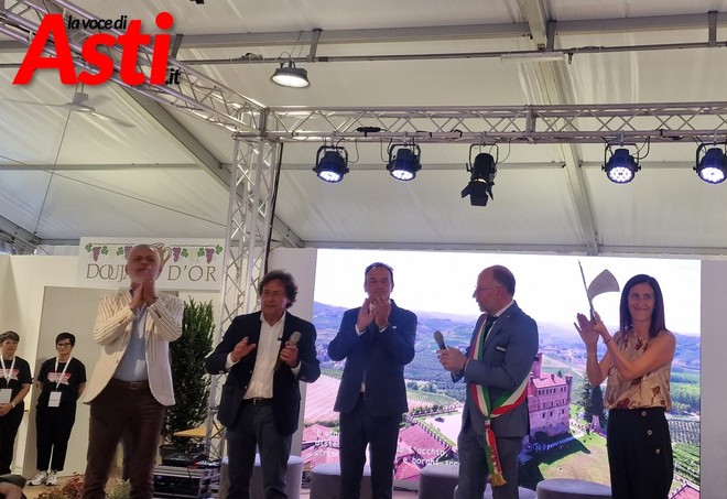 Il presidente Ente Turismo Mariano Rabino, il presidente Camera di Commercio Coscia, il presidente della Regione Alberto Cirio, il sindaco Rasero