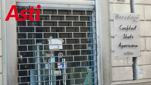 Il bar dopo la chiusura imposta dalla Questura di Asti