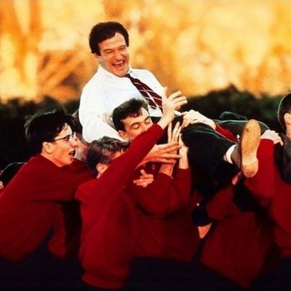 Viviamo in un posto bellissimo che si emoziona con la poesia