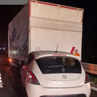 Tangenziale in tilt: incidente e lunghe code verso Asti Tangenziale in tilt: incidente e lunghe code verso Asti