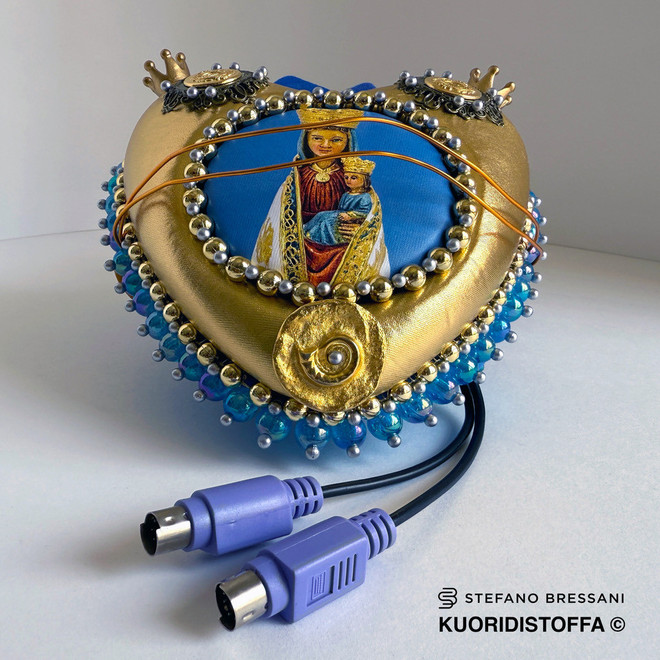 Il Kuoridistoffa di Stefano Bressani al Sacro Monte di Crea: un cuore d'arte affidato alla Madonna Il Kuoridistoffa di Stefano Bressani al Sacro Monte di Crea: un cuore d'arte affidato alla Madonna