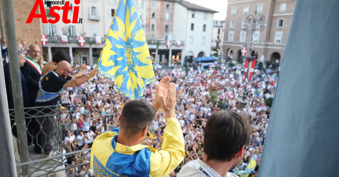 I festeggiamenti del Don Bosco in Comune subito dopo la vittoria