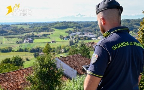 Asti, accertati ulteriori casi di truffa perpetrati da un private banker: eseguito decreto di sequestro per oltre 3,5 milioni di euro