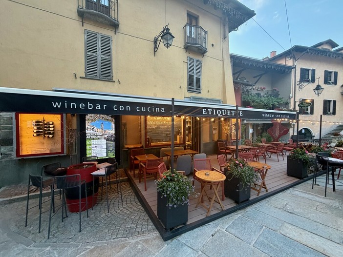 Limone Piemonte: sosta da Etiquette – Enoteca con Cucina, dove il passo dell’apericena è dettato dal vino Limone Piemonte: sosta da Etiquette – Enoteca con Cucina, dove il passo dell’apericena è dettato dal vino