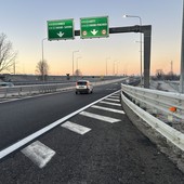 L'ingresso della A33 da Castagnito L'ingresso della A33 da Castagnito