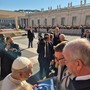 Il presidente Buttieri dona al Papa la pubblicazione celebrativa realizzata in occasione dell’anniversario dell'organizzazione Il presidente Buttieri dona al Papa la pubblicazione celebrativa realizzata in occasione dell’anniversario dell'organizzazione