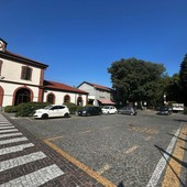 Alba, solidarietà agli agenti feriti della Polizia Locale dopo l’intervento in zona stazione