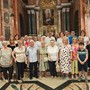 In foto monsignor Derio Olivero tra i fedeli del Santuario In foto monsignor Derio Olivero tra i fedeli del Santuario