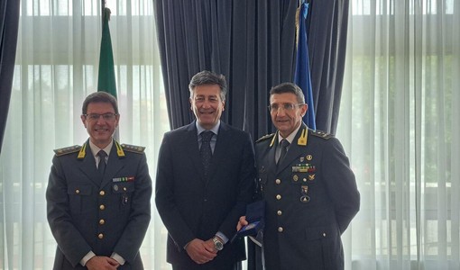 Il Prefetto Ventrice riceve il Comandante Regionale della Guardia di Finanza: "Ruolo essenziale a tutela dell’economia" Il Prefetto Ventrice riceve il Comandante Regionale della Guardia di Finanza: "Ruolo essenziale a tutela dell’economia"