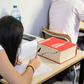 Maturità 2026, oggi la seconda prova: al Classico è caccia a Seneca e Cicerone per il Latino, allo Scientifico la sfida con lo studio di funzione e i problemi di realtà Maturità 2026, oggi la seconda prova: al Classico è caccia a Seneca e Cicerone per il Latino, allo Scientifico la sfida con lo studio di funzione e i problemi di realtà