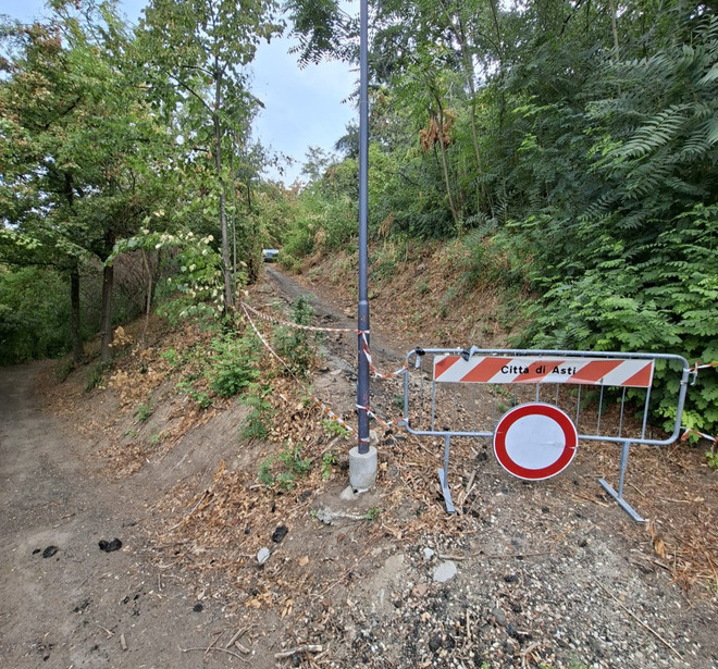 Bosco dei Partigiani, percorso chiuso da mesi: i dubbi dell'opposizione Bosco dei Partigiani, percorso chiuso da mesi: i dubbi dell'opposizione