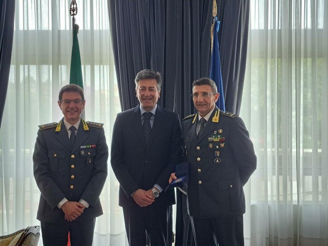 Il Prefetto Ventrice riceve il Comandante Regionale della Guardia di Finanza: "Ruolo essenziale a tutela dell’economia"