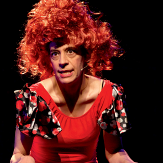 Luisella Tamietto in scena a Vesime con 14 personaggi femminili tra comicità e ironia