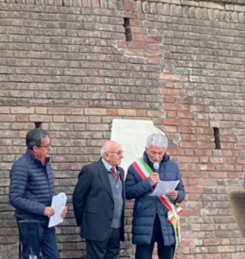 Quaranti, le quattro stagioni di Renato Cavallero arricchiscono piazza Marconi Quaranti, le quattro stagioni di Renato Cavallero arricchiscono piazza Marconi