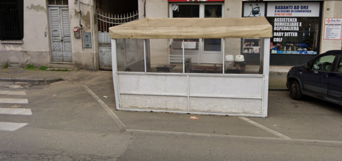 Dehors distrutto nella notte in corso Alessandria, indagini ancora in corso