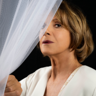 Nizza Monferrato, Lella Costa porta in scena un “Otello” attualissimo