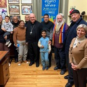 Il vescovo Marco Brunetti e Don Gino Chiesa (al centro della foto) con alcuni amici del comune brasiliano Teofilo Otoni Il vescovo Marco Brunetti e Don Gino Chiesa (al centro della foto) con alcuni amici del comune brasiliano Teofilo Otoni