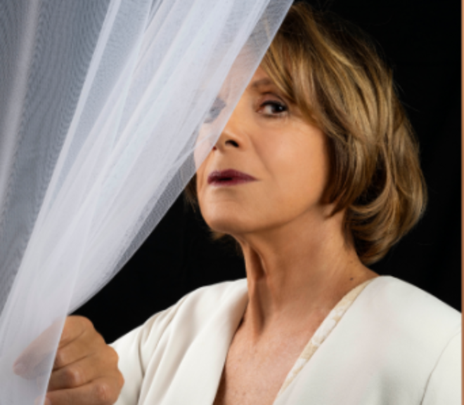 Nizza Monferrato, Lella Costa porta in scena un “Otello” attualissimo Nizza Monferrato, Lella Costa porta in scena un “Otello” attualissimo