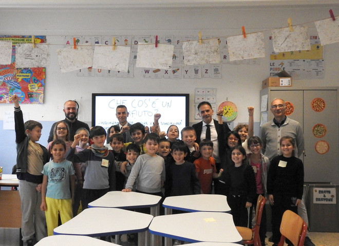 Nelle foto, gli studenti della 3^B della scuola Galileo Ferraris con l’Amministratore Delegato Asp Cimino, il Dirigente Masino e l’assessore Giacomini