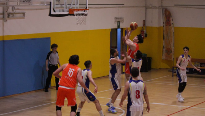 Basket: Atlavir rimonta la Gieffe, per Asti fatale l'ultimo quarto Basket: Atlavir rimonta la Gieffe, per Asti fatale l'ultimo quarto