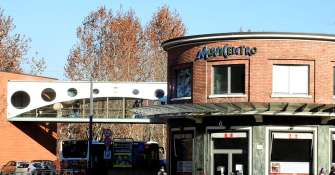 Il Movicentro attiguo la stazione ferroviaria Il Movicentro attiguo la stazione ferroviaria