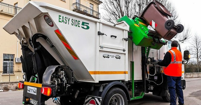 Un mezzo Asp al lavoro Un mezzo Asp al lavoro