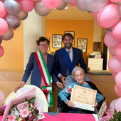 Il presidente della Provincia con Ausilia Quaglia e la neo centenaria