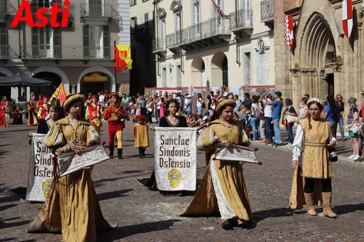 Asti torna nel Medioevo con mille bambini: sabato la grande sfilata prima del Palio con un tema unico Asti torna nel Medioevo con mille bambini: sabato la grande sfilata prima del Palio con un tema unico