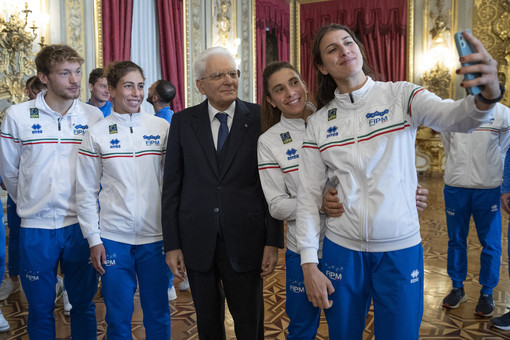 Il presidente Mattarella con le azzurre del Pentathlon(Foto Presidenza della Repubblica Italiana)