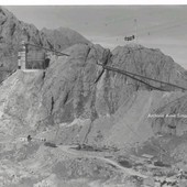 Il rifugio Genova durante il cantiere della diga del Chiotas