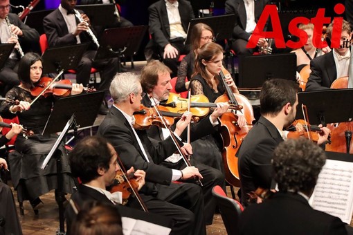 L'Orchestra Sinfonica di Asti al Festival de Lacoste in apertura al concerto del grande Andrea Bocelli