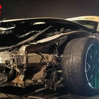 La Porsche dopo il terribile incidente La Porsche dopo il terribile incidente