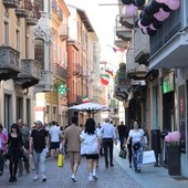 Uno scorcio di via Maestra ad Alba Uno scorcio di via Maestra ad Alba