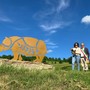 Roatto omaggia il passato preistorico inaugurando due sculture dedicate al rinoceronte Alfonso