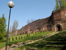 Uno scorcio delle antiche mura cittadine Uno scorcio delle antiche mura cittadine